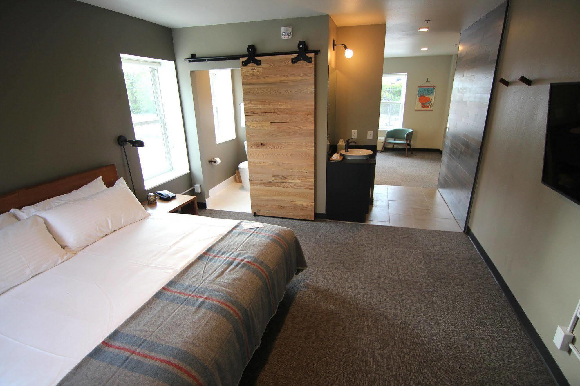 The Oxbow Hotel Eau Claire Exterior photo